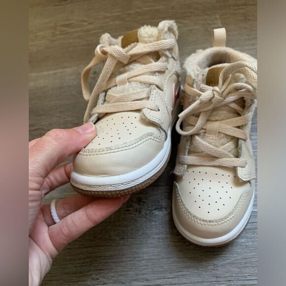 Nike Air Jordan Sneakers Sherpa Fleece Multi Color Beige Kids Toddler Size 9C - Picture 6 of 16